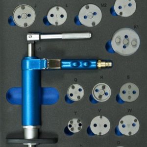Ferramenta pneumática para empurrar embolos de travão